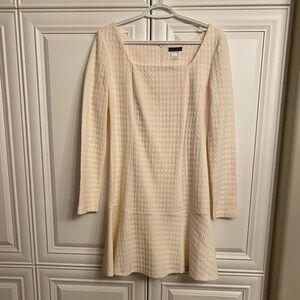 VENUS Womens Size 10 sweater dress in cream colour